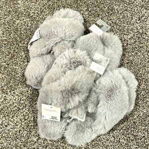 *NEW* LC Fuzzy Slippers